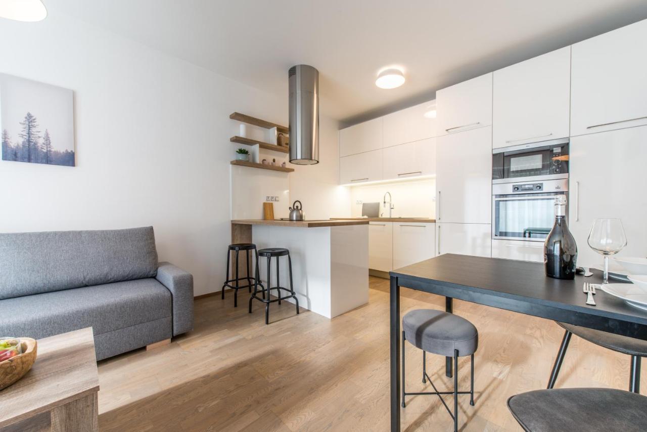 Mozart Central Apartments With Garage Prag Exterior foto